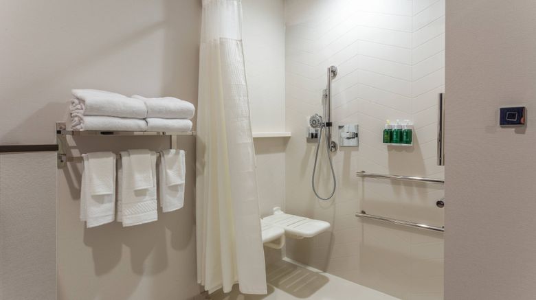 <b>Fairfield Inn & Suites Franklin Room</b>. Images powered by <a href="https://www.leonardoworldwide.com/" title="Leonardo Worldwide" target="_blank">Leonardo</a>.