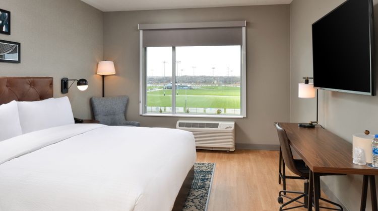 Four Points Kansas City Olathe Room