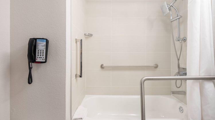 Fairfield Inn & Suites Palm Beach Room