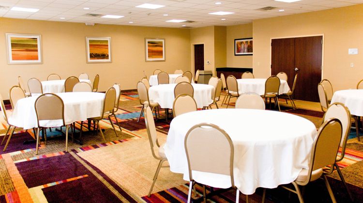 Fairfield Inn & Suites Hutchinson Meeting