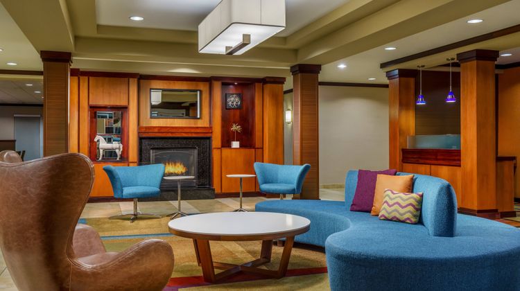 Fairfield Inn & Suites Peoria East Lobby