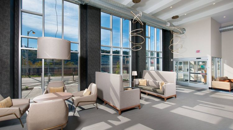 Fairfield Inn & Suites Downtown Lobby