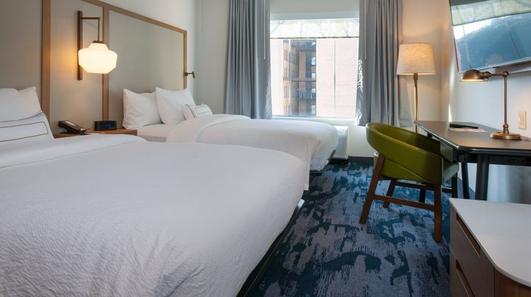 Fairfield Inn & Suites Downtown Room