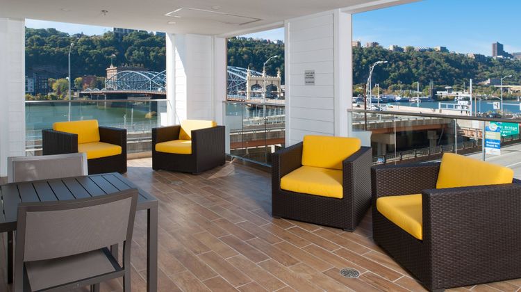 Fairfield Inn & Suites Downtown Restaurant