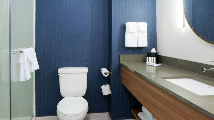 Fairfield Inn & Suites Downtown Room