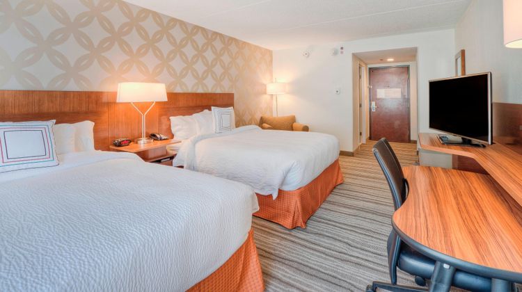 Fairfield Inn/Suites Winston-Salem Dtwn Room
