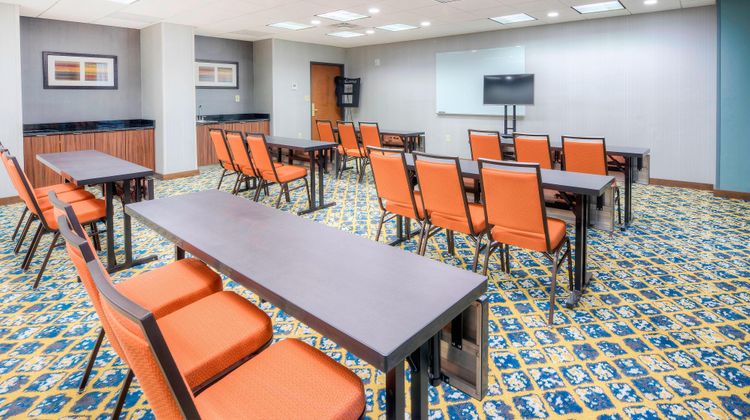 Fairfield Inn/Suites Winston-Salem Dtwn Meeting