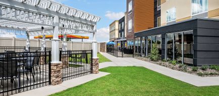 Fairfield Inn & Suites Van Exterior