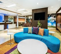 Fairfield Inn & Suites Van Lobby