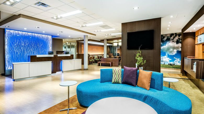 <b>Fairfield Inn & Suites Van Lobby</b>. Images powered by <a href="https://www.leonardoworldwide.com/" title="Leonardo Worldwide" target="_blank">Leonardo</a>.
