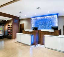 Fairfield Inn & Suites Van Lobby
