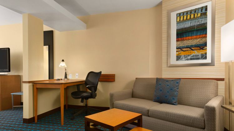 Fairfield Inn & Suites by Marriott Suite