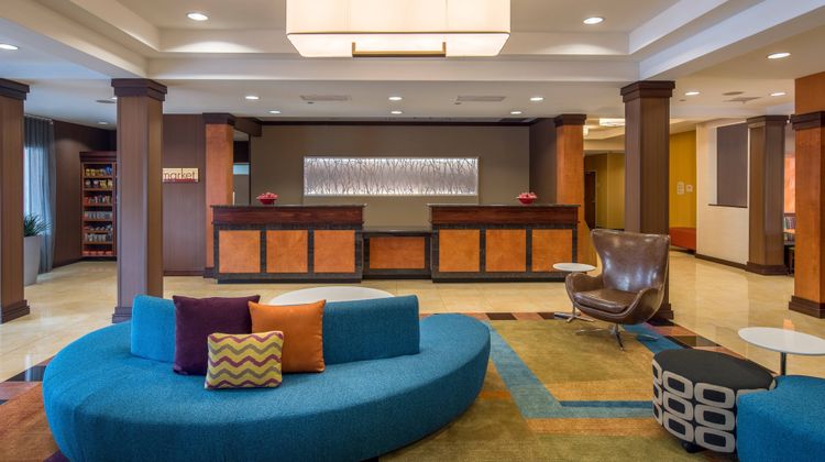 Fairfield Inn & Suites Portland North Lobby