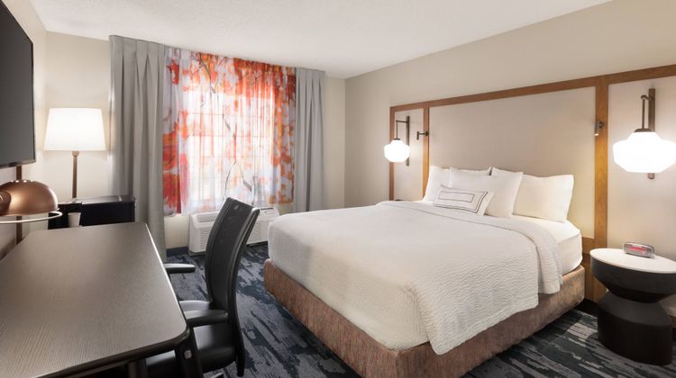 Fairfield Inn & Suites Wheeling Room