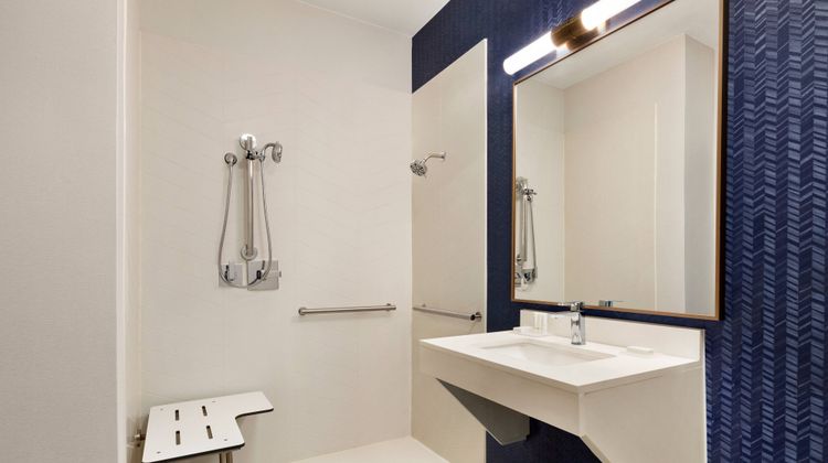 Fairfield Inn & Suites Wheeling Room
