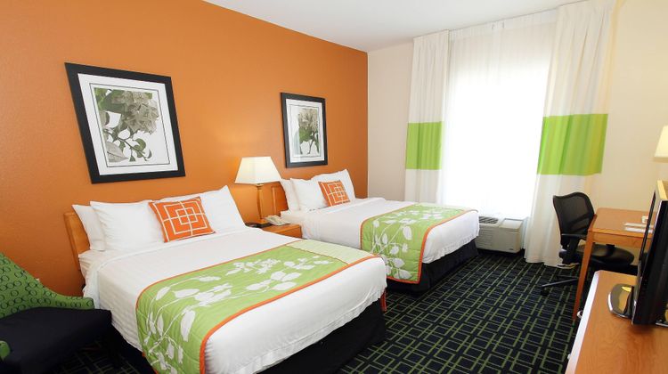 Fairfield Inn & Suites Room