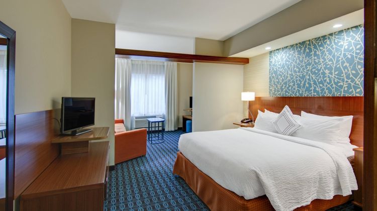 Fairfield Inn & Suites Natchitoches Suite