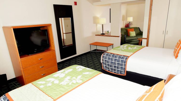 Fairfield Inn & Suites Suite