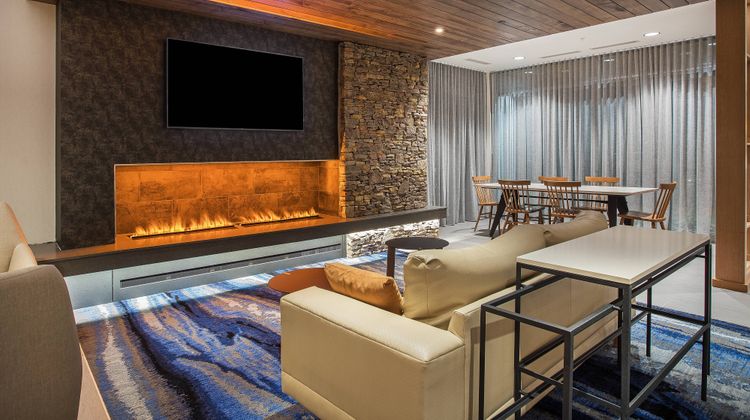 Fairfield Inn & Suites Pigeon Forge Lobby