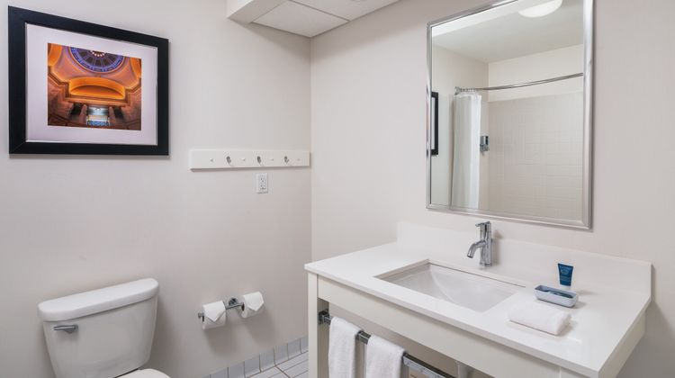 Four Points by Sheraton Bentonville Room