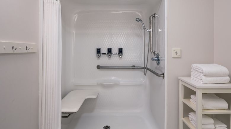 <b>Four Points by Sheraton Bentonville Room</b>. Images powered by <a href="https://www.leonardoworldwide.com/" title="Leonardo Worldwide" target="_blank">Leonardo</a>.