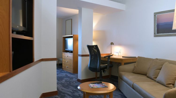 Fairfield Inn & Suites Indianapolis East Suite