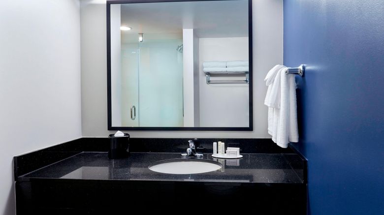 <b>Fairfield Inn & Suites Indianapolis Dtwn Room</b>. Images powered by <a href="https://www.leonardoworldwide.com/" title="Leonardo Worldwide" target="_blank">Leonardo</a>.
