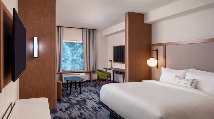 Fairfield Inn Pensacola Pine Forest Suite