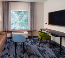 Fairfield Inn & Suites West I-10 Room