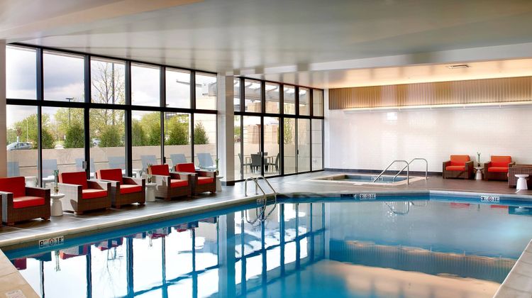 Marriott Chicago Naperville Pool