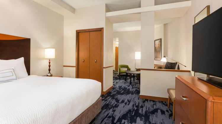 Fairfield Inn & Suites Jacksonville West Suite