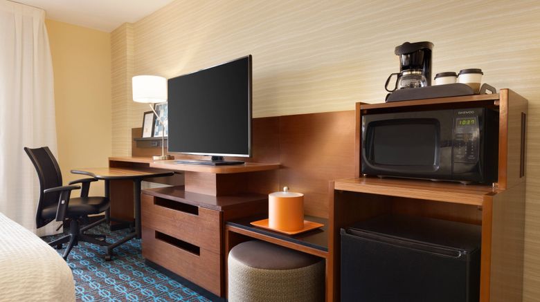 <b>Fairfield Inn Philadelphia Valley Forge Room</b>. Images powered by <a href="https://www.leonardoworldwide.com/" title="Leonardo Worldwide" target="_blank">Leonardo</a>.