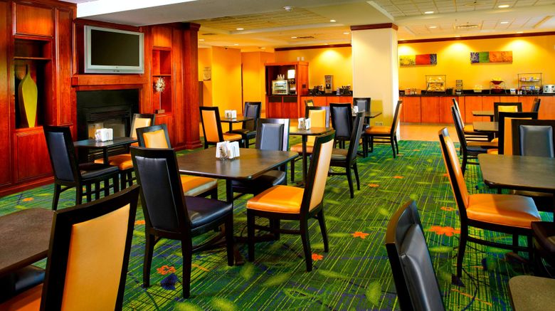 <b>Fairfield Inn & Suites Phoenix Restaurant</b>. Images powered by <a href="https://www.leonardoworldwide.com/" title="Leonardo Worldwide" target="_blank">Leonardo</a>.