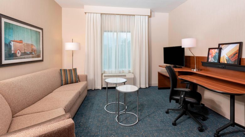 <b>Fairfield Inn/Suites Indianapolis Carmel Room</b>. Images powered by <a href="https://www.leonardoworldwide.com/" title="Leonardo Worldwide" target="_blank">Leonardo</a>.