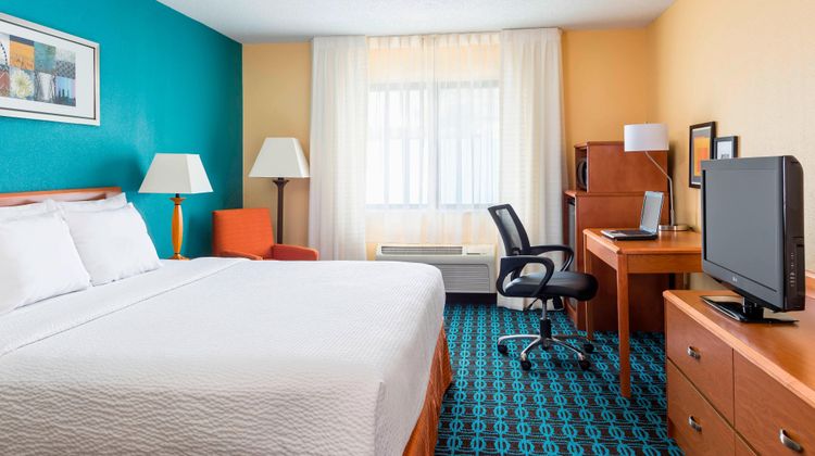 Fairfield Inn Muncie Room