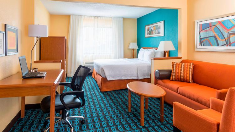 Fairfield Inn Muncie Suite