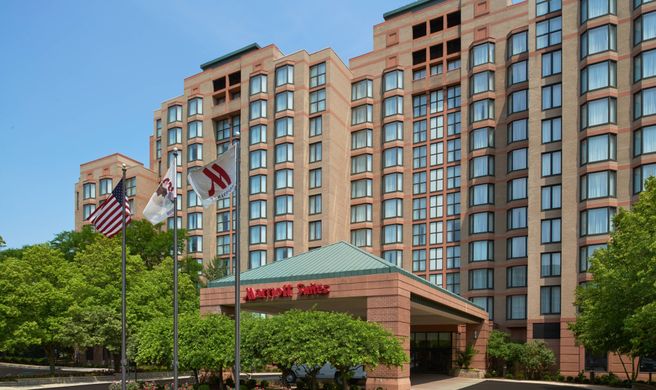 Chicago Marriott Suites O'Hare Exterior