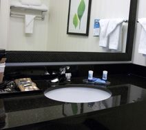 Fairfield Inn & Suites Seymour Room