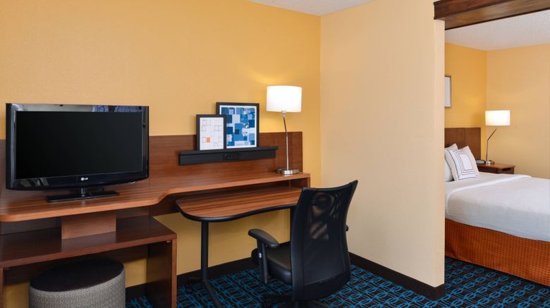 <b>Fairfield Inn & Suites Jacksonville Suite</b>. Images powered by <a href="https://www.leonardoworldwide.com/" title="Leonardo Worldwide" target="_blank">Leonardo</a>.