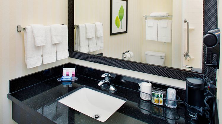 Fairfield Inn & Suites Jonesboro Room