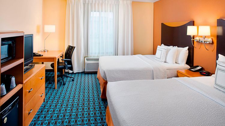 Fairfield Inn & Suites Jonesboro Room