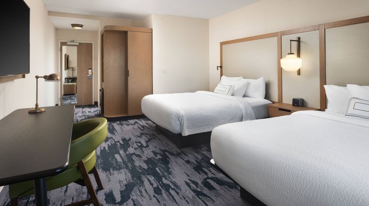 Fairfield Inn & Suites South Kingstown Room