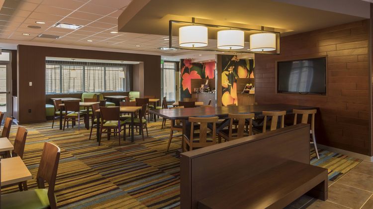 Fairfield Inn & Suites Pittsburgh North Restaurant