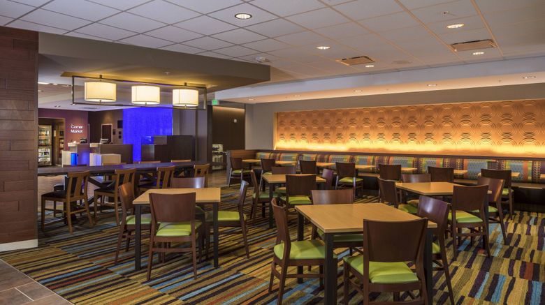 <b>Fairfield Inn & Suites Pittsburgh North Restaurant</b>. Images powered by <a href="https://www.leonardoworldwide.com/" title="Leonardo Worldwide" target="_blank">Leonardo</a>.