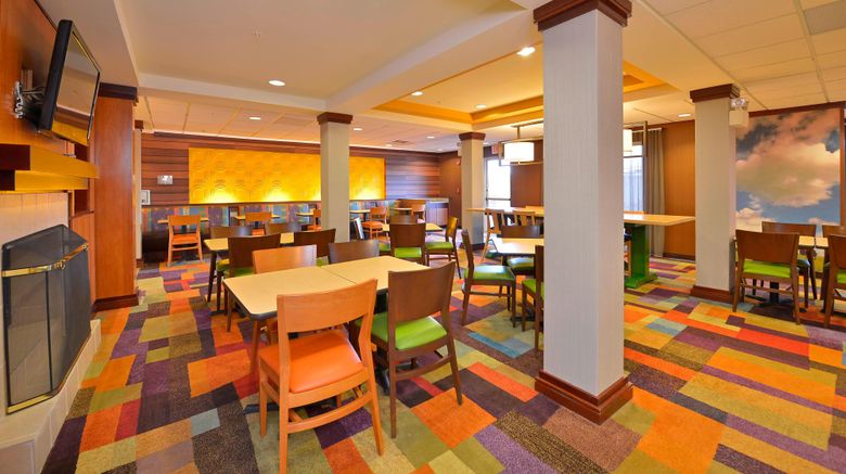 <b>Fairfield Inn & Suites by Marriott Restaurant</b>. Images powered by <a href="https://www.leonardoworldwide.com/" title="Leonardo Worldwide" target="_blank">Leonardo</a>.