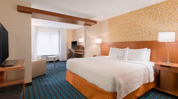 Fairfield Inn & Suites PIT Airport Suite