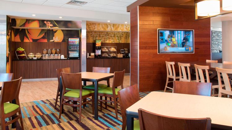 Fairfield Inn & Suites Jackson Clinton Restaurant