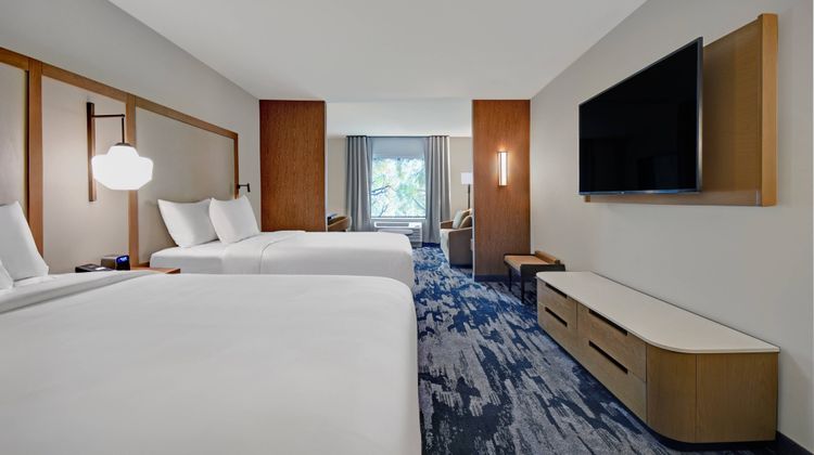 Fairfield Inn & Suites Mansfield Suite