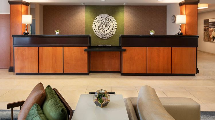 Fairfield Inn & Suites Redding Lobby
