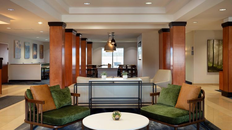 Fairfield Inn & Suites Redding Lobby